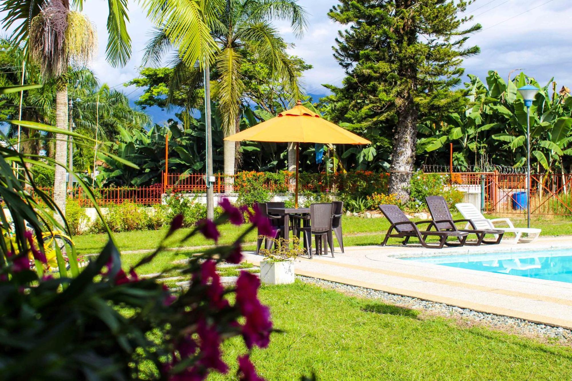 Hotel Campestre La Floresta Puerto Espejo エクステリア 写真
