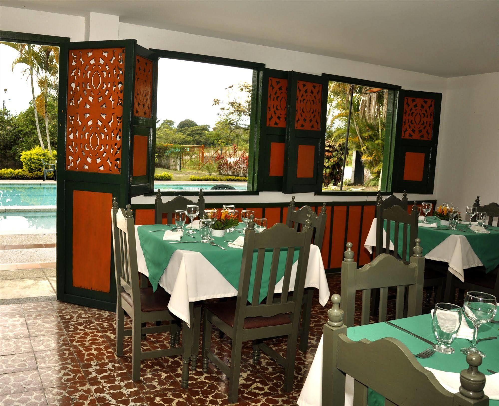 Hotel Campestre La Floresta Puerto Espejo エクステリア 写真