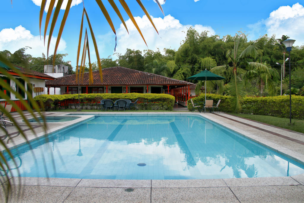Hotel Campestre La Floresta Puerto Espejo エクステリア 写真